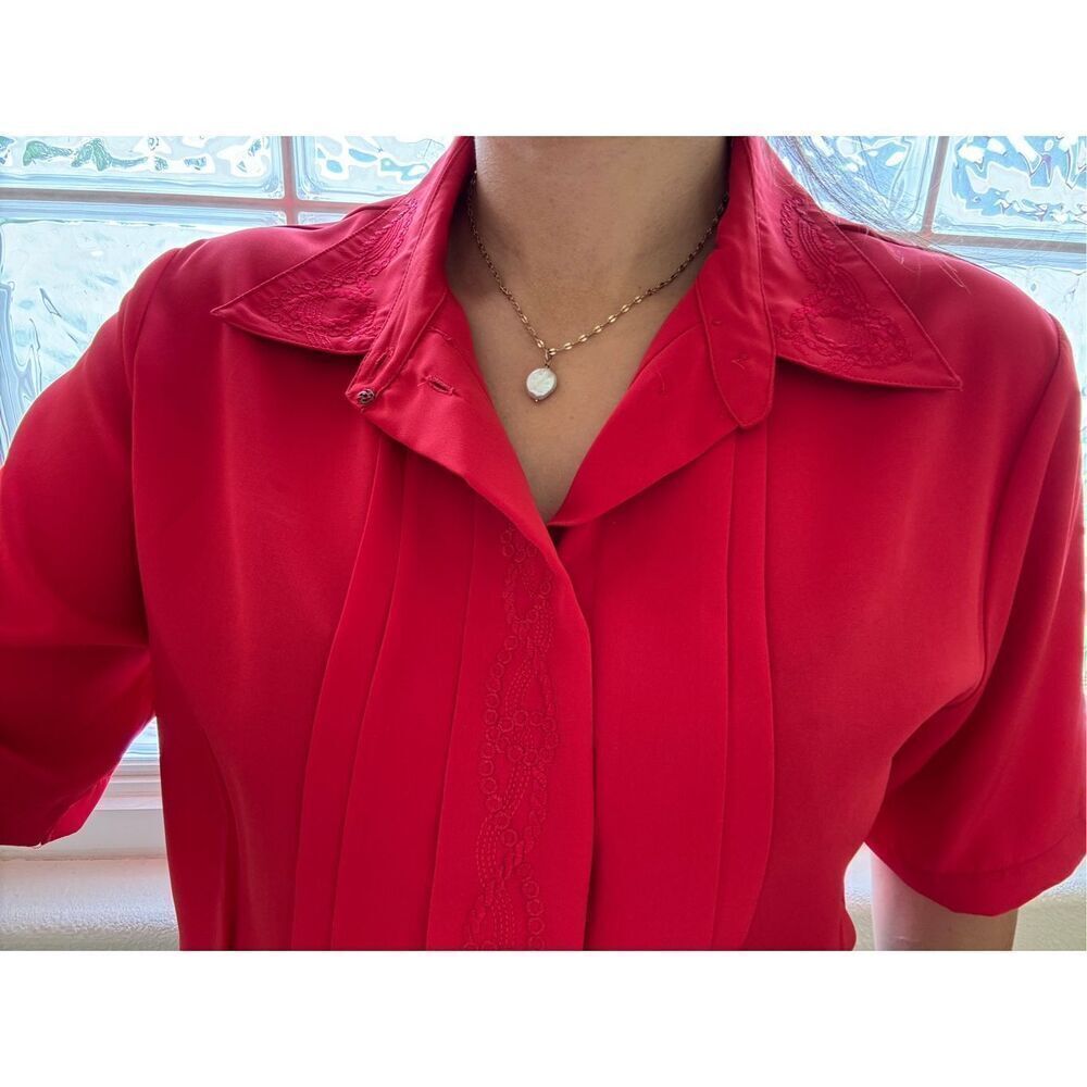 Yves St Clair women’s vintage 90s pleated embroidered China Red button up blouse
